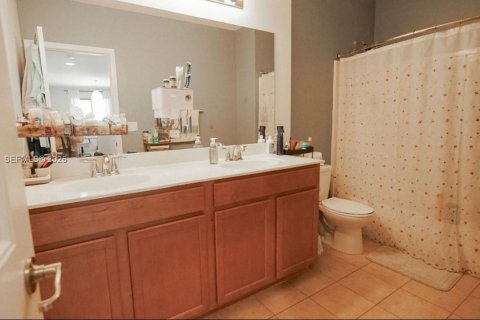 Casa en venta en Homestead, Florida, 5 dormitorios, 263.38 m2 № 1990361 - foto 21