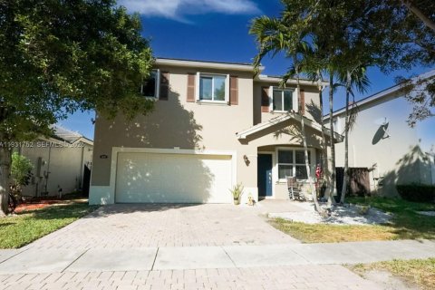 Casa en venta en Homestead, Florida, 5 dormitorios, 263.38 m2 № 1990361 - foto 4