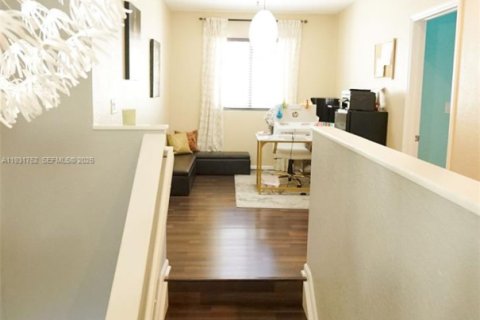 Casa en venta en Homestead, Florida, 5 dormitorios, 263.38 m2 № 1990361 - foto 18