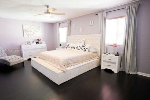 Casa en venta en Homestead, Florida, 5 dormitorios, 263.38 m2 № 1990361 - foto 14