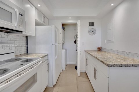 Copropriété à vendre à Lauderhill, Floride: 2 chambres, 101.45 m2 № 1936619 - photo 12