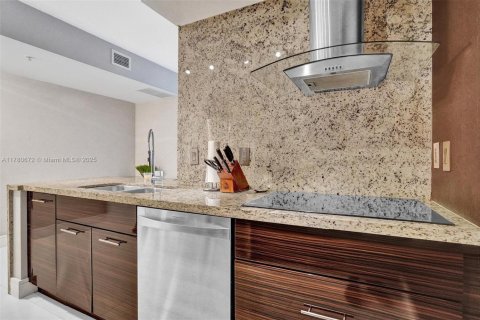 Condominio en venta en Miami, Florida, 2 dormitorios, 113.99 m2 № 1698456 - foto 26
