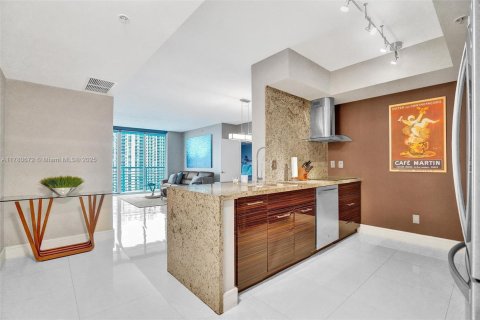 Condominio en venta en Miami, Florida, 2 dormitorios, 113.99 m2 № 1698456 - foto 7