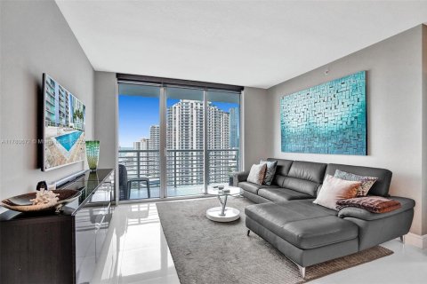 Condominio en venta en Miami, Florida, 2 dormitorios, 113.99 m2 № 1698456 - foto 3