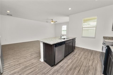 Casa en venta en Lakeland, Florida, 5 dormitorios, 179.95 m2 № 1852851 - foto 9