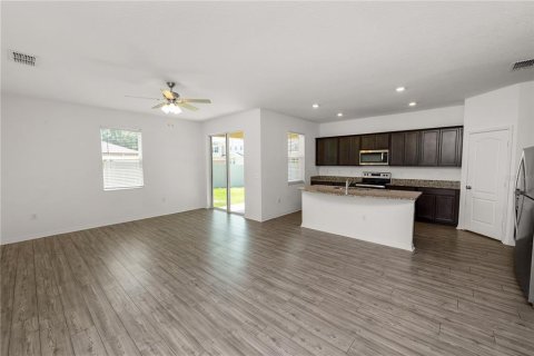 Casa en venta en Lakeland, Florida, 5 dormitorios, 179.95 m2 № 1852851 - foto 8