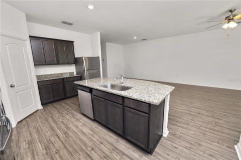 Casa en venta en Lakeland, Florida, 5 dormitorios, 179.95 m2 № 1852851 - foto 6