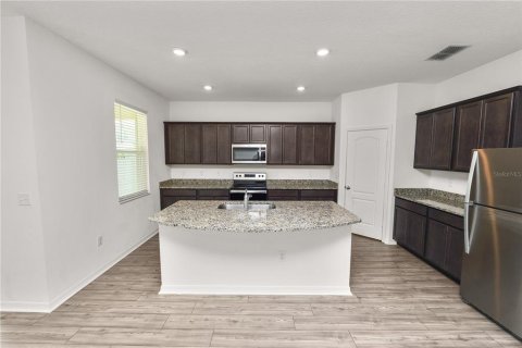 Casa en venta en Lakeland, Florida, 5 dormitorios, 179.95 m2 № 1852851 - foto 7