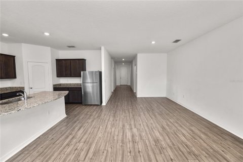Casa en venta en Lakeland, Florida, 5 dormitorios, 179.95 m2 № 1852851 - foto 4