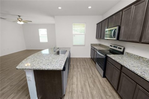 Casa en venta en Lakeland, Florida, 5 dormitorios, 179.95 m2 № 1852851 - foto 10