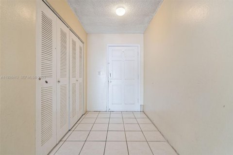 Copropriété à vendre à Miami, Floride: 1 chambre, 106.74 m2 № 1986285 - photo 3