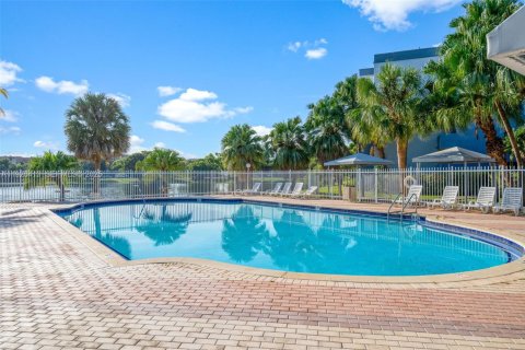 Copropriété à vendre à Miami, Floride: 1 chambre, 106.74 m2 № 1986285 - photo 27