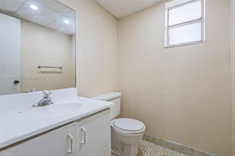 Copropriété à vendre à Miami, Floride: 1 chambre, 106.74 m2 № 1986285 - photo 17