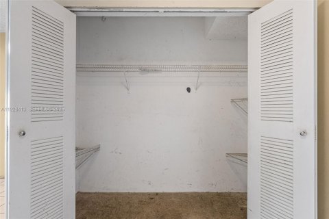 Copropriété à vendre à Miami, Floride: 1 chambre, 106.74 m2 № 1986285 - photo 4