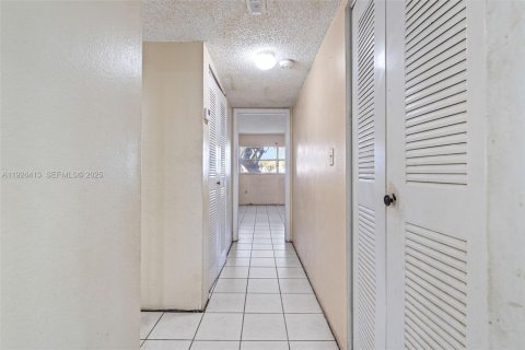 Copropriété à vendre à Miami, Floride: 1 chambre, 106.74 m2 № 1986285 - photo 16