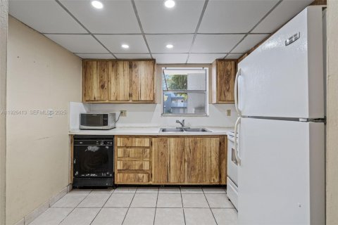 Copropriété à vendre à Miami, Floride: 1 chambre, 106.74 m2 № 1986285 - photo 13