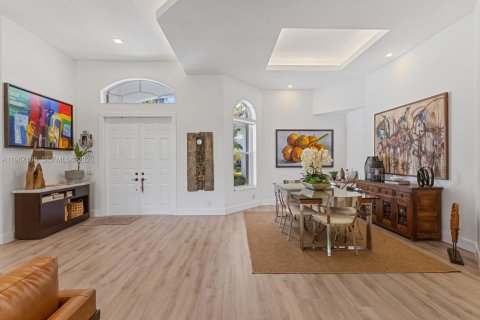 Купить виллу или дом в Уэстон, Флорида 4 спальни, 252.32м2, № 2028474 - фото 16