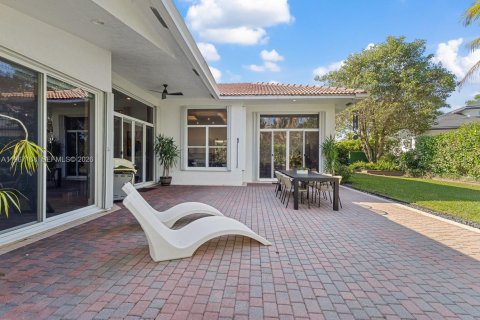 Купить виллу или дом в Уэстон, Флорида 4 спальни, 252.32м2, № 2028474 - фото 13