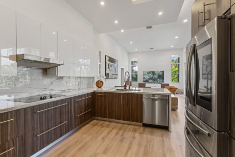 Купить виллу или дом в Уэстон, Флорида 4 спальни, 252.32м2, № 2028474 - фото 27