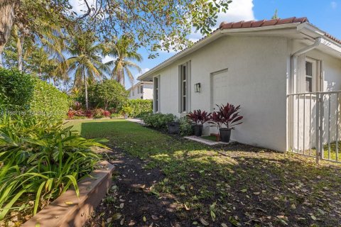 Купить виллу или дом в Уэстон, Флорида 4 спальни, 252.32м2, № 2028474 - фото 11