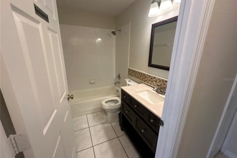 Casa en alquiler en Orlando, Florida, 4 dormitorios, 179.86 m2 № 1903408 - foto 10