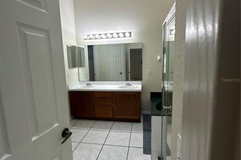 Casa en alquiler en Orlando, Florida, 4 dormitorios, 179.86 m2 № 1903408 - foto 19