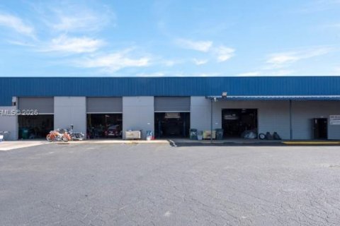 Commercial property in South Daytona, Florida № 2090642 - photo 11