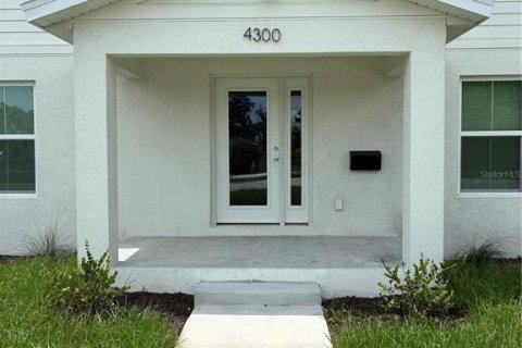 Appartement à louer à Saint Petersburg, Floride: 3 chambres, 126.72 m2 № 1822497 - photo 1