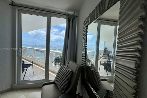 Condo in Miami, Florida, 3 bedrooms  № 1861796 - photo 30