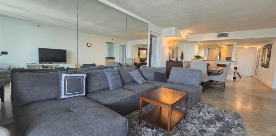 Condo à Miami, Floride, 3 chambres № 1861796
