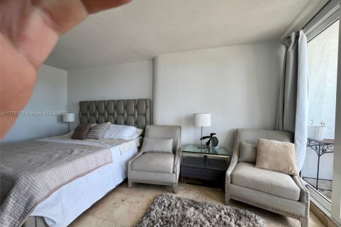 Condo in Miami, Florida, 3 bedrooms  № 1861796 - photo 27