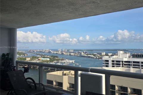 Condo in Miami, Florida, 3 bedrooms  № 1861796 - photo 4