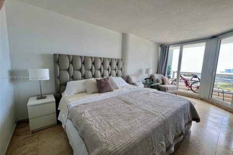 Condo in Miami, Florida, 3 bedrooms  № 1861796 - photo 28