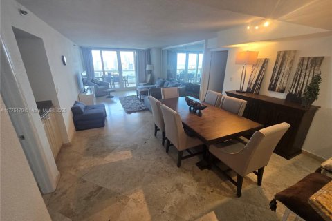 Condo in Miami, Florida, 3 bedrooms  № 1861796 - photo 10