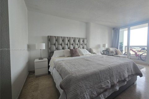 Condo in Miami, Florida, 3 bedrooms  № 1861796 - photo 9