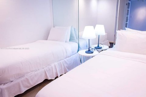 Condo in Miami, Florida, 3 bedrooms  № 1861796 - photo 23