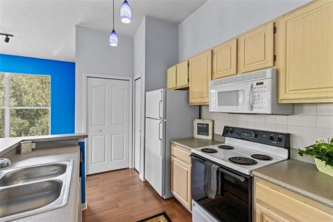 Condo in Riverview, Florida, 1 bedroom  № 1876620 - photo 9