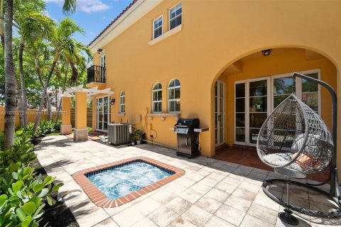 Townhouse in Aventura, Florida 3 bedrooms, 170.94 sq.m. № 1781810 - photo 10