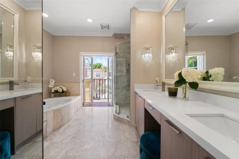 Townhouse in Aventura, Florida 3 bedrooms, 170.94 sq.m. № 1781810 - photo 12