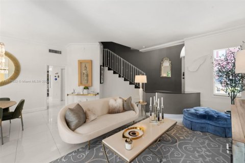 Townhouse in Aventura, Florida 3 bedrooms, 170.94 sq.m. № 1781810 - photo 8