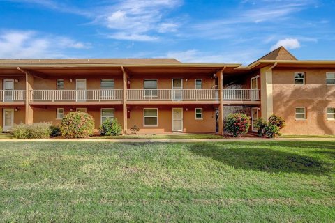 Condo in Largo, Florida, 2 bedrooms  № 1532909 - photo 4