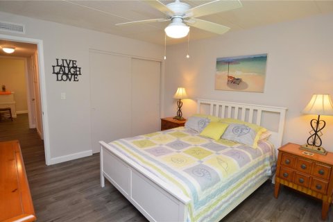 Condo in Largo, Florida, 2 bedrooms  № 1532909 - photo 28
