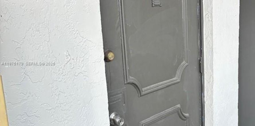 Condominio en Miami, Florida, 3 dormitorios  № 2040214