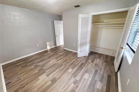 House in Temple Terrace, Florida 3 bedrooms, 118.36 sq.m. № 2195496 - photo 19