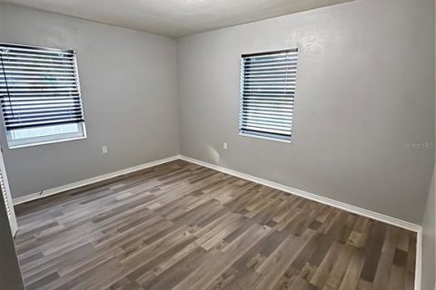 House in Temple Terrace, Florida 3 bedrooms, 118.36 sq.m. № 2195496 - photo 20