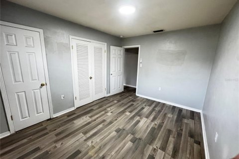 House in Temple Terrace, Florida 3 bedrooms, 118.36 sq.m. № 2195496 - photo 13