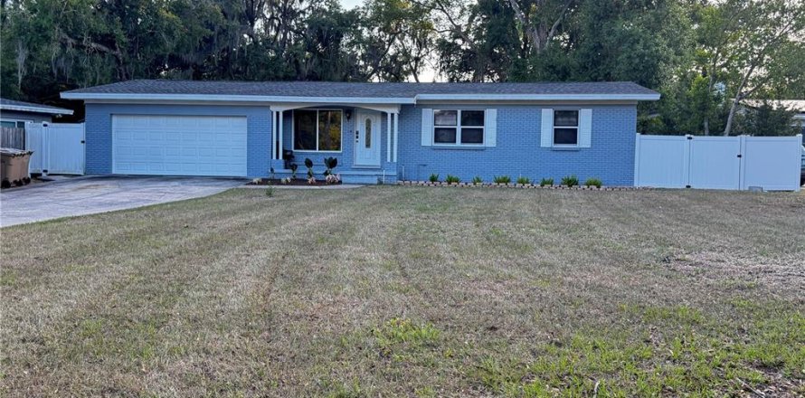 House in Temple Terrace, Florida 3 bedrooms, 118.36 sq.m. № 2195496