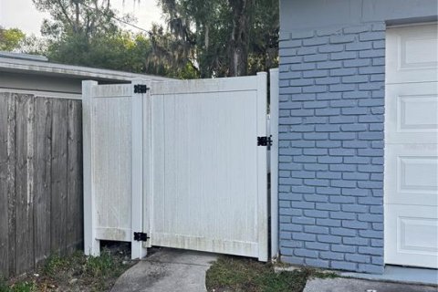House in Temple Terrace, Florida 3 bedrooms, 118.36 sq.m. № 2195496 - photo 28