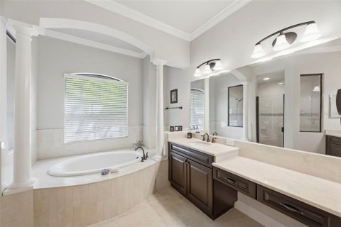 House in Palm Harbor, Florida 4 bedrooms, 318.84 sq.m. № 2106049 - photo 17