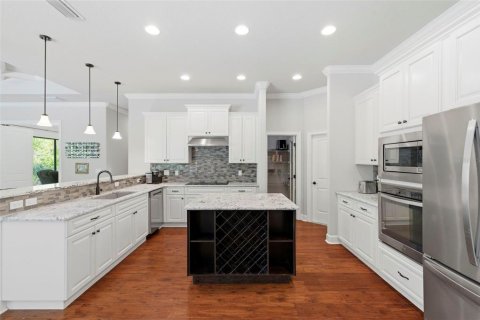 House in Palm Harbor, Florida 4 bedrooms, 318.84 sq.m. № 2106049 - photo 21